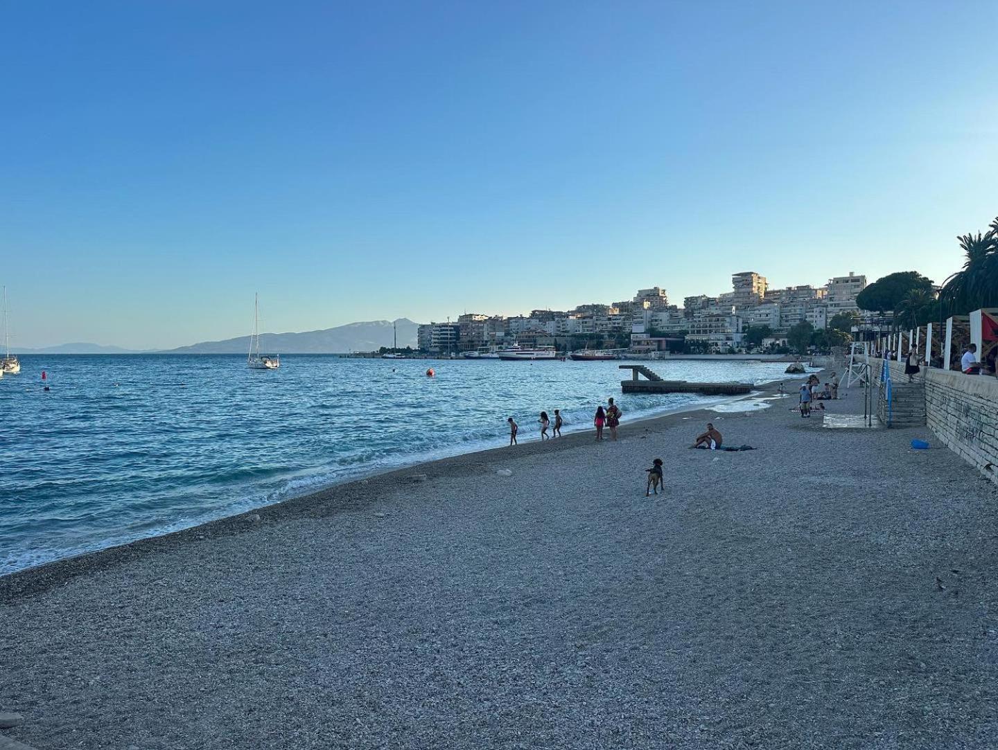 Seafront Apartment Sarande Bagian luar foto