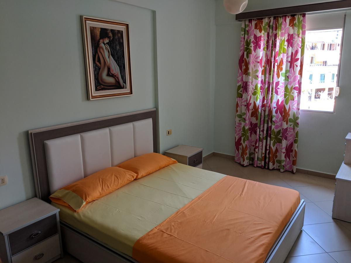 Seafront Apartment Sarande Bagian luar foto