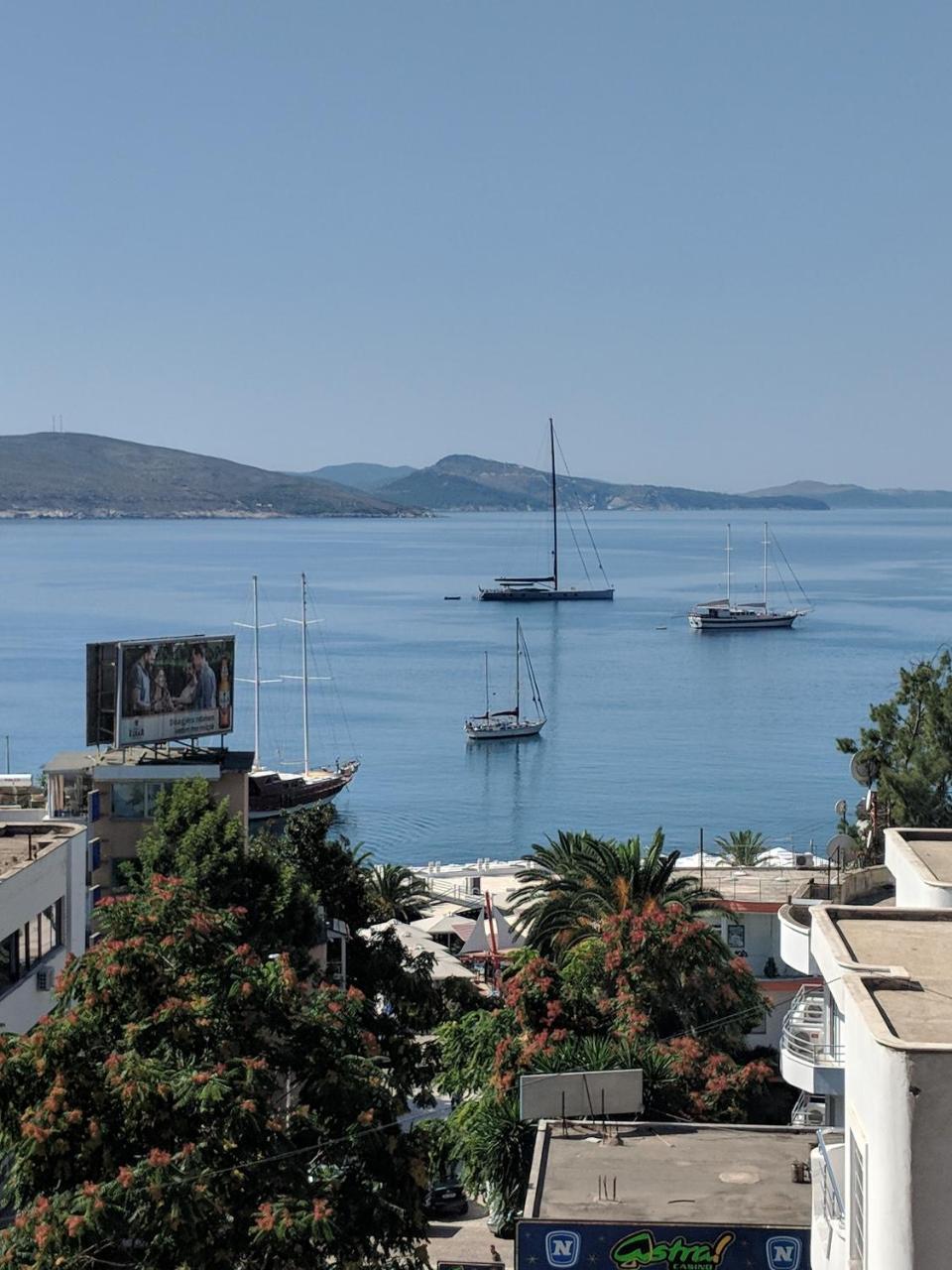 Seafront Apartment Sarande Bagian luar foto