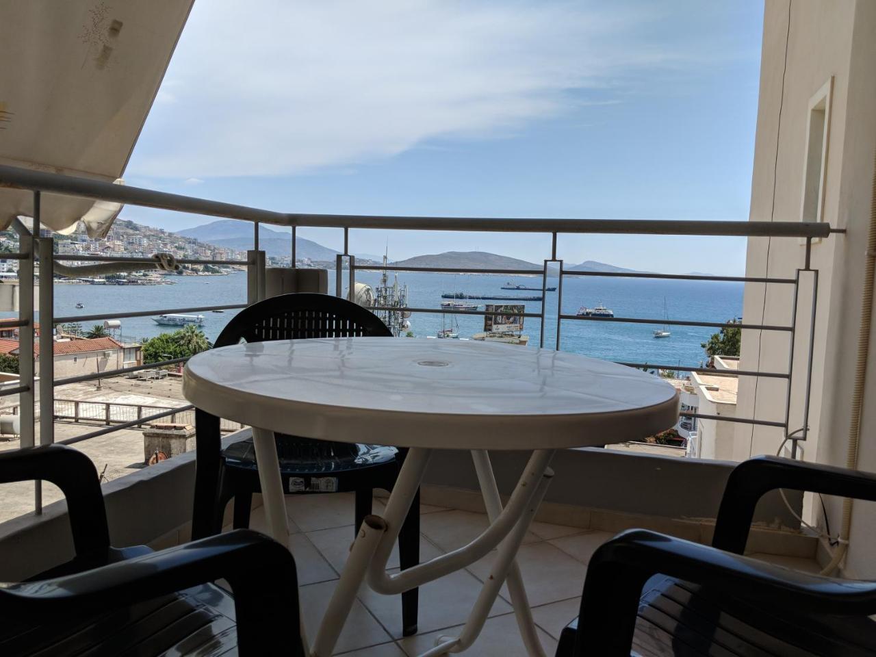 Seafront Apartment Sarande Bagian luar foto